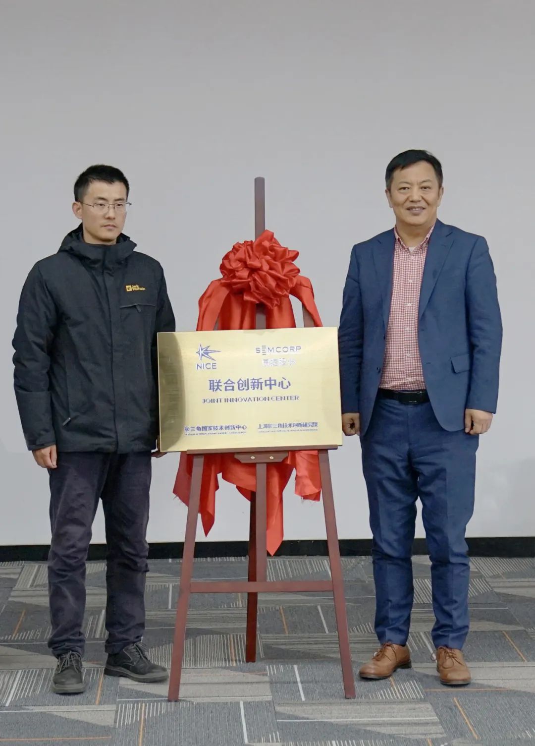 1703729504722658 1703729504722658